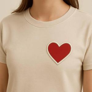 T-shirt pour homme en coton respirant, broderie cœur dorée, haute qualité, personnalisable - Product Image 4