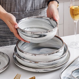 Juego de Vajilla de Porcelana Estilo Mármol Blanco, Libre de BPA, Borde Plateado, Acabado Clásico y Elegante de Alta Gama, para Bodas y Fiestas - Product Image 4