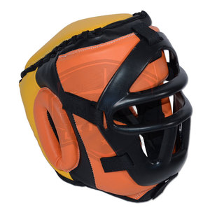 Protège-tête de boxe en cuir léger, réglable, design personnalisé, pour la lutte, en vente - Product Image 2
