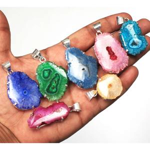 Pendentifs personnalisés en cristal de quartz druzy solaire, formes assorties, pierres précieuses, pour collier, en laiton massif, bijoux tendance pour femmes - Product Image 1