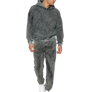 Conjuntos Deportivos Cómodos para Hombre en Lote, Estilo Acid Wash, Ligeros para Correr, Hechos en Pakistán - Product Image 1