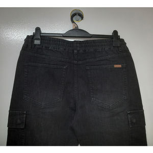 Pantalon cargo en denim pour homme avec plusieurs poches, coupe slim, tissu durable pour un usage décontracté, les activités de plein air et le confort au quotidien - Product Image 5