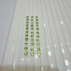 A J Gems - Gemas Sueltas de Peridoto Natural, Corte Brillante Redondo, Verde con Juego de Color/Fuego, de la India (Rajasthan), para la Elaboración de Joyas - Product Image 2