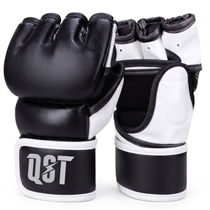 Gants d'entraînement de boxe MMA QST en cuir noir et blanc, antidérapants, respirants, avec sangle de poignet réglable et fermeture auto-agrippante à demi-doigts - Product Image 1