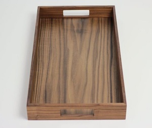Plateau de service en bois personnalisable au design moderne extra large pour transporter plusieurs plats, boissons, collations, desserts, réunions de famille - Product Image 2