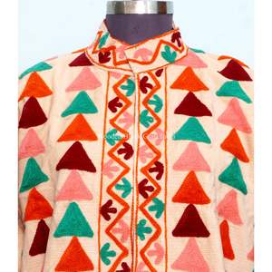 Veste d'hiver en coton brodée à la main, respirante, de style ethnique vintage, idéale pour les festivals - Product Image 3