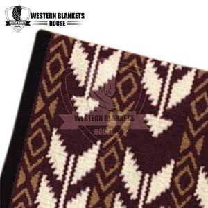 Tapis de selle de dressage Western Ranch multicolore personnalisé rembourrage en polyester de laine de Zélande pour les courses de chevaux doublure en polycoton de qualité - Product Image 2