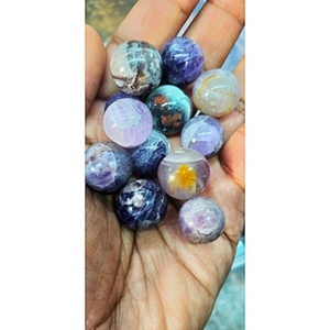 Boules d'améthyste naturelle de petite taille 15-20mm, polies et sculptées, pierres de guérison, style amour, pierres précieuses pour décoration de bureau et de maison - Product Image 1