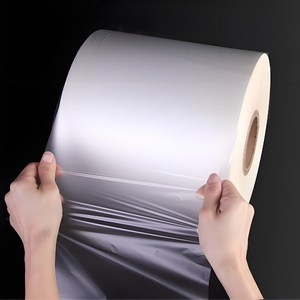 Fabricant de rouleaux de film plastique lisse sur mesure pour les applications d'emballage et de protection - Product Image 5