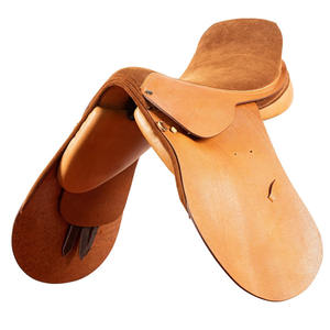 Selle de polo prête pour le tournoi, dotée d'un design de selle profonde, d'une finition en cuir robuste et d'un soutien sécurisé pour les cavaliers professionnels. - Product Image 2