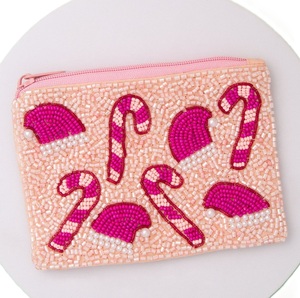 กระเป๋าใส่เหรียญปักลูกปัดลายดอกไม้สุดหรู งานฝีมือประณีต ดีไซน์สวยงาม - Product Image 1