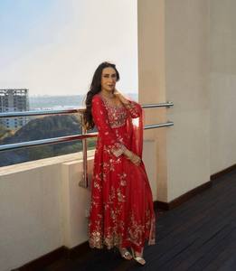 Traje Anarkali Rojo Bordado Hasta el Suelo con Dupatta, Vestido de Boda Tradicional Indio Pakistaní para Mujer - Product Image 1