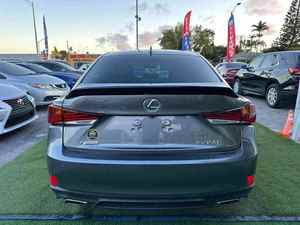 Bonne affaire pour un Lexus IS 350 F Sport Premium 2022, propre et en excellent état. - Product Image 3