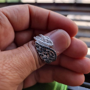 Bague de cocktail pour femme en argent sterling 925 avec diamant noir et motif ailes en moissanite, sertie pavé, bijoux de luxe pour soirée et hip-hop - Product Image 4