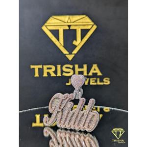 Colgante con Nombre Personalizado, con Incrustaciones de Diamantes Moissanite VVS, Plata 925, Estilo Rapero, Hip Hop, Joyería Personalizada de Trisha Jewels - Product Image 4