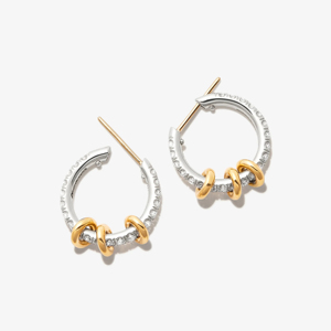 Pendientes Minimalistas Tipo Huggie, Plata 925, Chapados en Oro de 18K, con Diamantes en Canal, Geométricos, para Uso Diario de Mujeres - Product Image 2