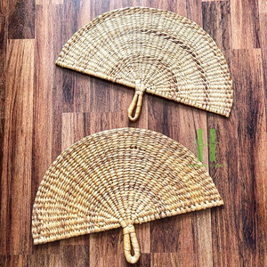 Nuevo Diseño, Abanico de Ratán Hecho a Mano, Decoración de Pared, Abanico Colgante Decorativo Tejido Natural para Sala de Estar, Dormitorio, Decoración Boho para el Hogar - Product Image 1