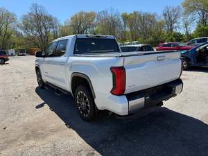 Toyota Tundra Limited 4x4 Usada del 2023 - Product Image 2