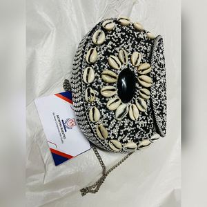 Bolso de Mano de Resina Hecho a Mano de Lujo, Bolso Tipo Clutch de Alta Moda con Nuevo Diseño para Fiestas Sofisticadas, Último Diseño con Patrón Floral - Product Image 2
