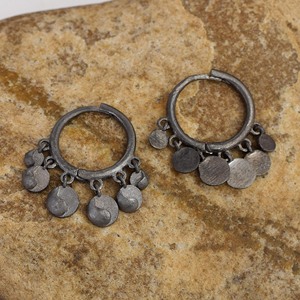 Pendientes de Aro Finos de Plata de Ley S925 con Rodio Negro y Dijes, Estilo Bohemio, Joyería Fina para Uso Diario, Diseño Redondo Colgante - Product Image 5