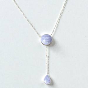 Collar de piedras preciosas de ágata de encaje azul redondo de 10 mm |   Collar con Colgante de Latón Plateado con Dije en Forma de Gota - Product Image 1