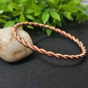 Brazaletes de Cobre Unisex con Diseño Martillado, Joyería Moderna para Regalo de Cumpleaños y Aniversario - Product Image 3