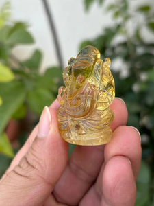 Estatua de Ganesha Tallada a Mano en Citrino Natural |   Mini Ídolo de Ganesha de Cristal |   Decoración de Altar para Divinitades Hindúes |   Regalo Espiritual al por Mayor - Product Image 3