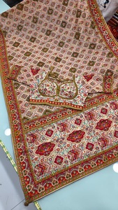 Sari ethnique traditionnel Pashmeena avec broderie intégrale et chemisier assorti pour mariage et occasions spéciales - Product Image 2