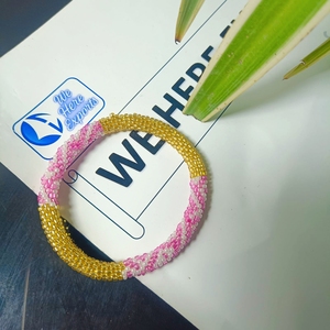 Bracelet élastique tendance fait main pour femme, style perles d'imitation rose et violet, pour usage quotidien, avec insertion de perles pour cheveux - Product Image 3
