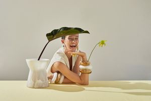 Jarrón de Resina Hecho a Mano Personalizado de Estilo Vintage para Decoración del Hogar, Jarrón de Resina Grande, Personalización de Tamaño, Disponible en Tamaño Grande y Corto - Product Image 5