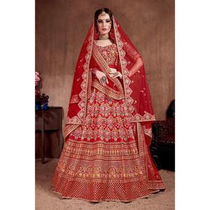 Lehenga Choli brodé de couleur rouge flatteuse, vêtements de mariée de créateur par Zeel Clothing - Product Image 5