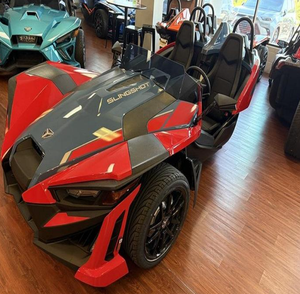 100% NEUF NEUF EN STOCK DÉTACHABLE DERNIER MODÈLE 2025 Polaris Slingshot SLR Auto Drive 3 Roues Véhicule Tout-Terrain - Product Image 1