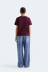 T-shirt d'été à manches courtes pour femme en coton, couleur unie bordeaux, design personnalisé, style streetwear minimaliste, coupe confortable - Product Image 2
