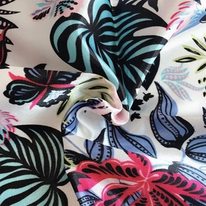 Pañuelo de Seda Cuadrado de Lujo para Mujer, Estilo Musulmán, Vintage, Primaveral, Tropical, con Estampado Digital, Étnico, Personalizable y Multifuncional - Product Image 5