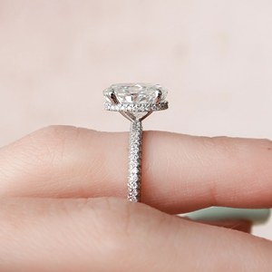 Bague de fiançailles en diamant taille ovale, or massif 18 carats plaqué rhodium, sertissage à griffes, bande pavée, bijoux fins classiques pour femme, certifié GIA - Product Image 2