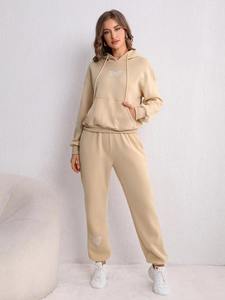 Conjuntos Deportivos de Algodón 100% para Mujer, con Capucha, Corte Ajustado, Transpirables, para Invierno, con Características Ecológicas, Venta al Por Mayor - Product Image 4