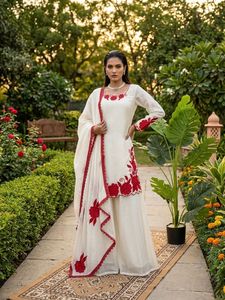 ชุดสาหรี่กะมีซผ้าไหมเฟนดี้อินเดียสุดหรูหราประดับด้วยด้ายและเลื่อม เหมาะสำหรับงานแต่งงานและงานเลี้ยงสำหรับผู้หญิง - Product Image 3