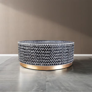 Mesa de centro negra minimalista hecha a mano con intrincado diseño geométrico de incrustaciones de hueso - Product Image 1