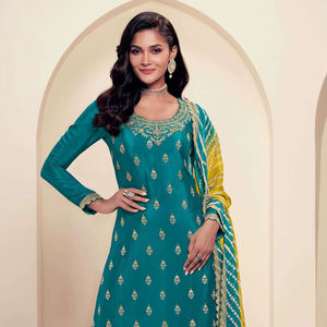 Salwar Kameez étnico de viscosa chinon con bordado, zari y lentejuelas, conjunto de traje Salwar Anarkali Kurta con pantalón y dupatta. - Product Image 1