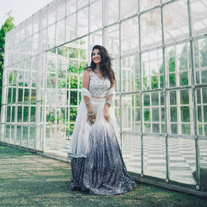 Conjunto Elegante de Lehenga Choli Blanco para Fiesta con Lentejuelas para Mujer FB - Product Image 1