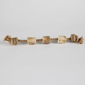 Juguete masticable de cuerda de madera de café natural diseñado para juegos de arrastre duraderos, hábitos de masticación saludables, alivio del estrés y cuidado dental - Product Image 2