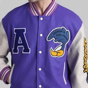 Chaqueta Varsity con Cierre de Botones a Presión, Chaqueta Varsity Gruesa de Invierno para Clima Frío, Chaqueta de Moda Varsity con Logotipo Personalizado - Product Image 2