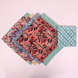 Écharpe carrée en coton imprimée à la main - Couvre-visage multifonctionnel pour femmes pour la randonnée et les voyages en plein air avec motifs floraux - Product Image 4