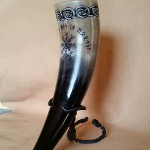 Cuerno Vikingo Ecológico Hecho a Mano con Diseño Nórdico Religioso, Opciones de Grabado Personalizado, Material de Cuerno de Búfalo, India - Product Image 1