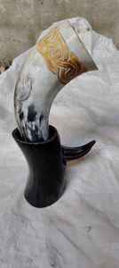 Cuerno Vikingo Ecológico para Beber, Hecho a Mano, con Base de Madera, para Decoración del Hogar o Bodas - Product Image 3