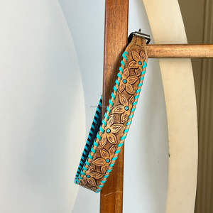 ปลอกคอสุนัขพร้อมหัวเข็มขัดโลหะหนังแท้สวมใส่สบายอุปกรณ์เสริมสำหรับสัตว์เลี้ยงลายดอกไม้สุดหรู - Product Image 3