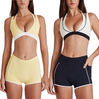 Ensemble de yoga 2 pièces personnalisé pour femmes grandes tailles, soutien-gorge de sport à dos bouclé, short taille mi-haute, col en V uni, logo frontal délavé