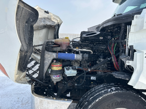 Tractor Automático con Cabina Dormitorio T12664ST 6x4 de 2019 en Excelentes Condiciones, 618,379 Millas - Product Image 5