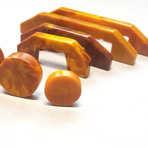 Poignées de meuble en résine époxy faites à la main : quincaillerie de cuisine ambre - Product Image 1