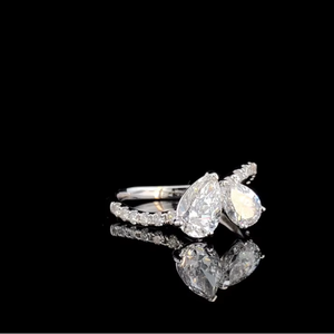 Anillo de Compromiso con Diamante Cultivado en Laboratorio de Corte Pera de 2 Quilates, Oro Sólido de 14K, Certificado SGL - Product Image 1